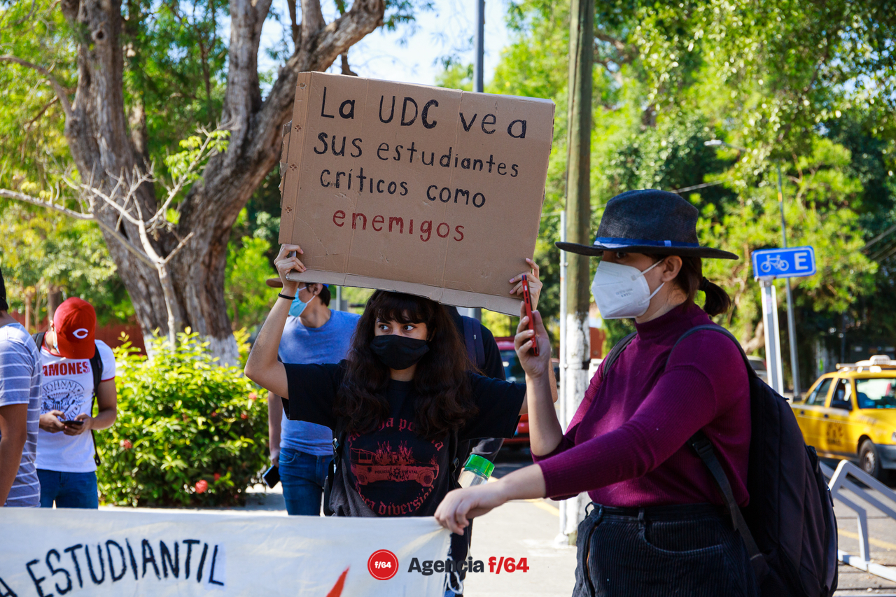 Por tercera ocasión alumnos de la Universidad de Colima se manifiestan