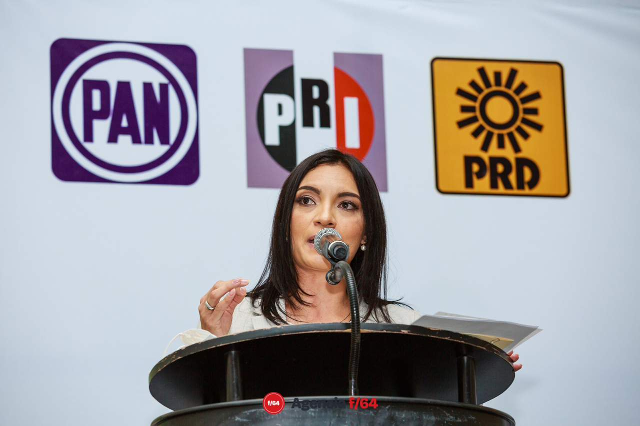 Mely Romero Celis, precandidata de coalición "Va X Colima"