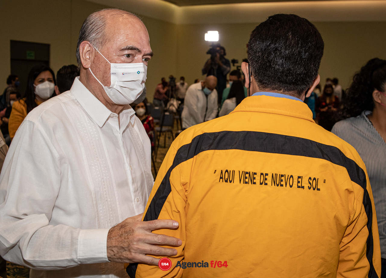 "Aquí viene de nuevo el sol" del PRD y Arnoldo Ochoa, dirigente estatal del PRI.