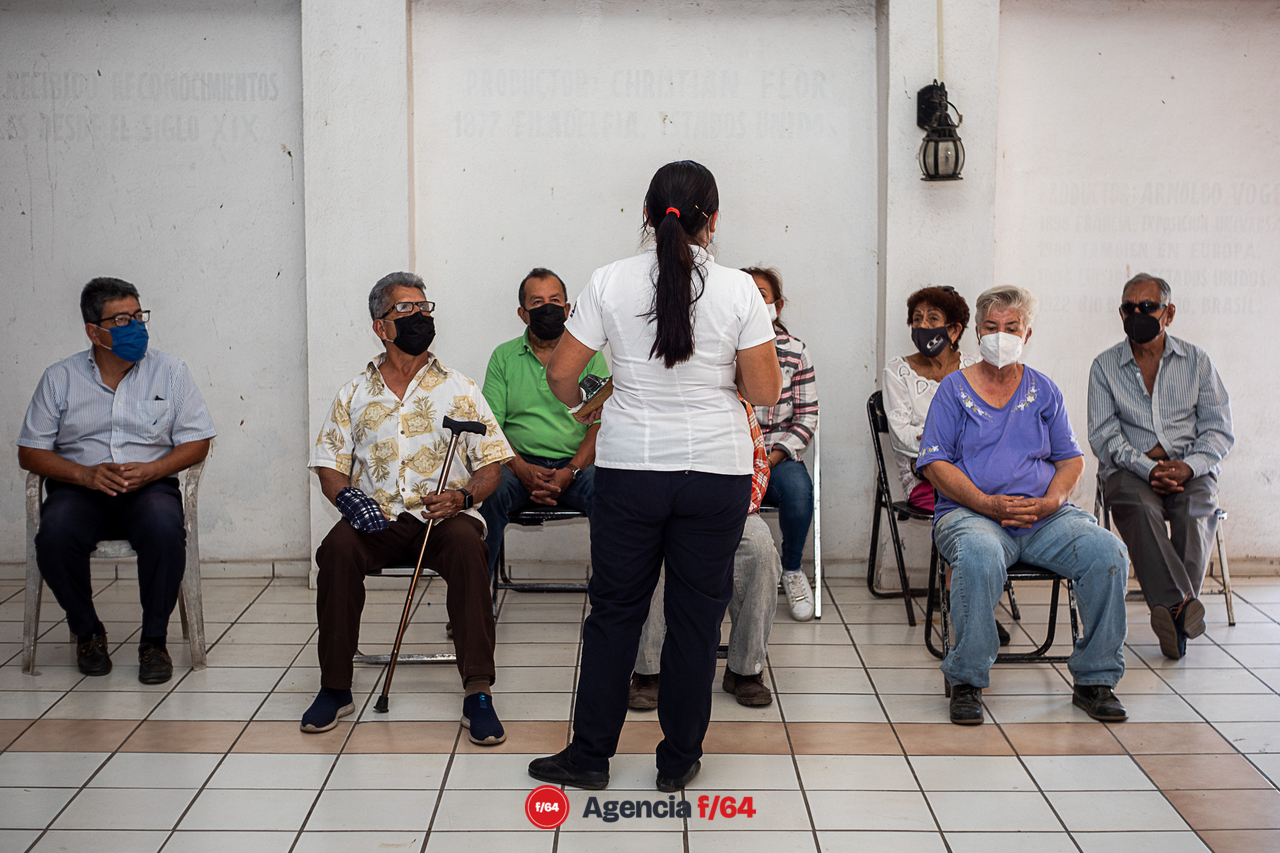 Una serie de preguntas sobre el estado actual del paciente, previo a la aplicación de la vacuna contra el virus del SARS-COV2.