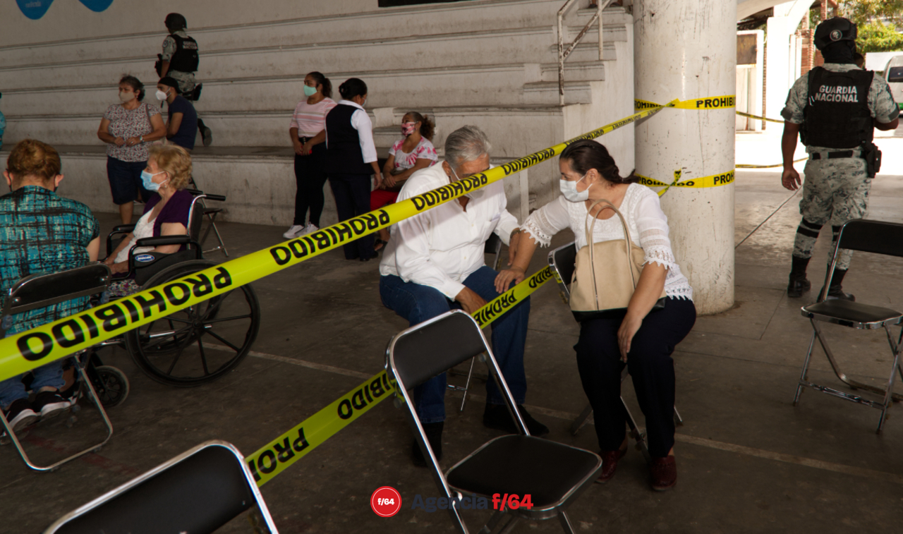 Intercomunicación entre las áreas de vacunación.