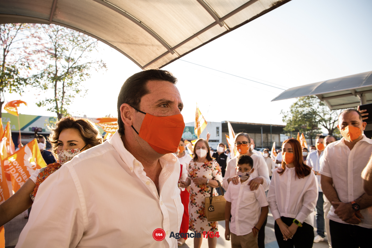Llegada al Instituto Estatal Electoral.