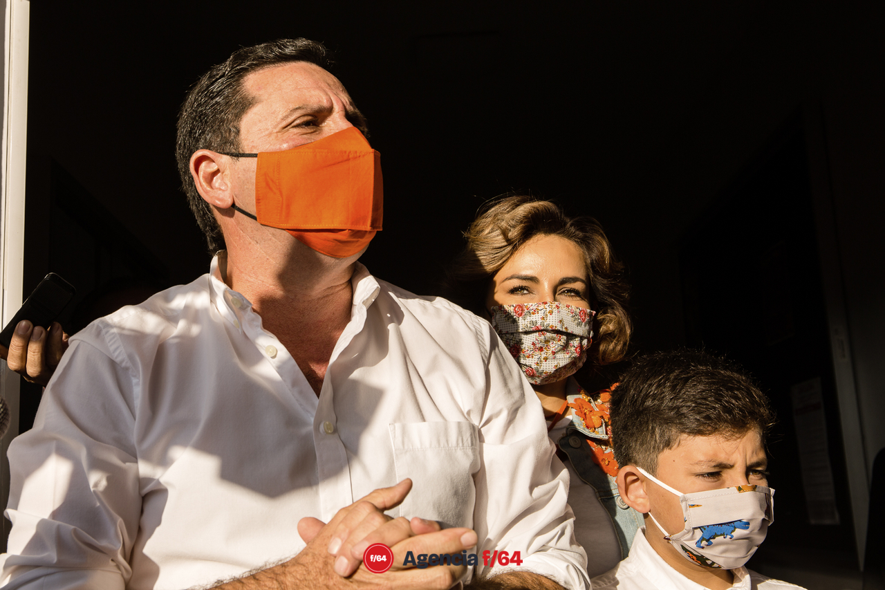 La familia apoyando.