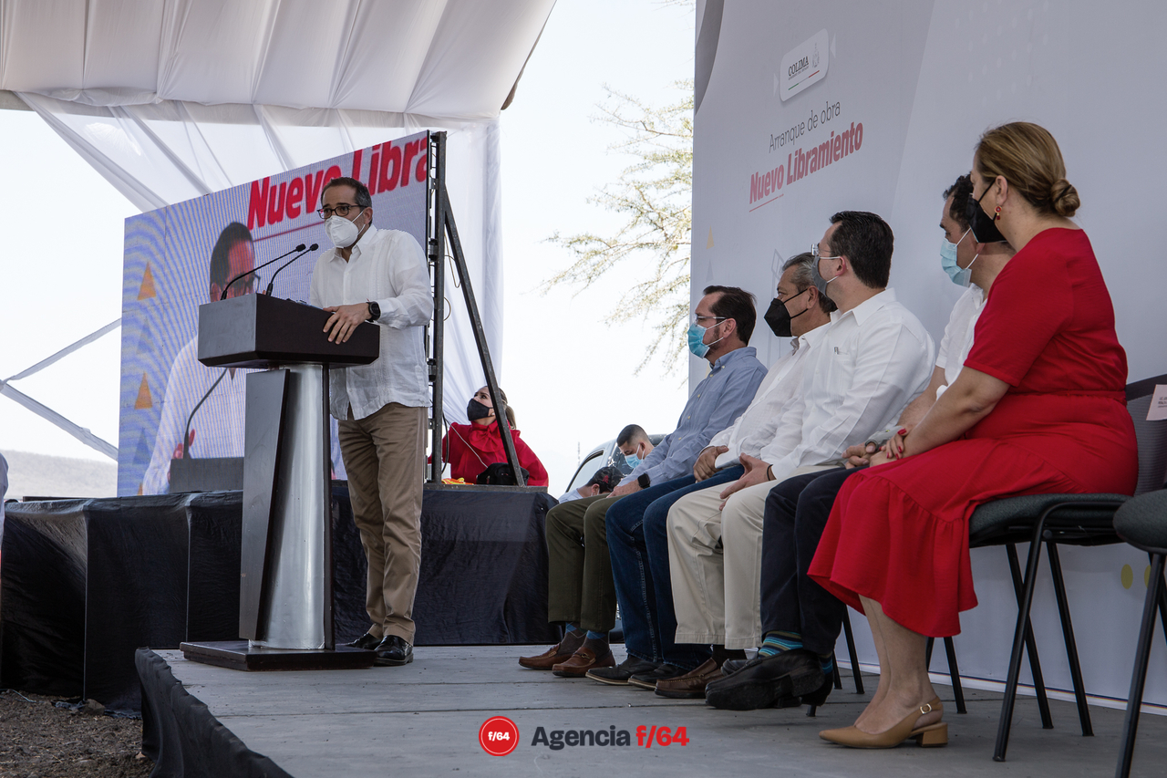 El Gobernador del Estado habla de la importancia de el nuevo libramiento y los beneficios que trae a los habitantes de Colima.