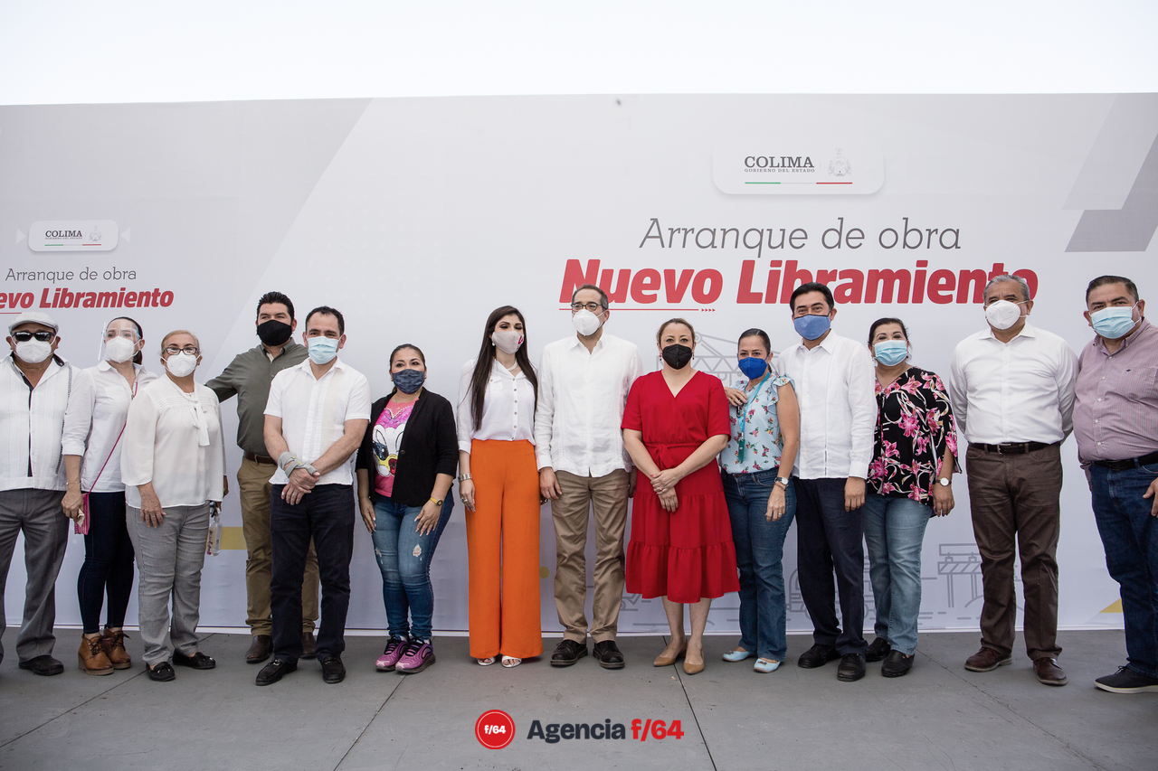 Diputados Locales con el Secretario de Hacienda, Arturo Herrera, y el Gobernador del Estado, José Ignacio Peralta Sánchez.
