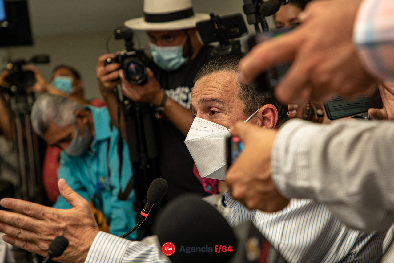 La prensa.