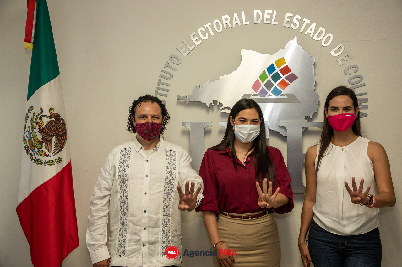 Hirepan Maya Martínez, Indira Vizcaíno  y Rosa Maria Bayardo.