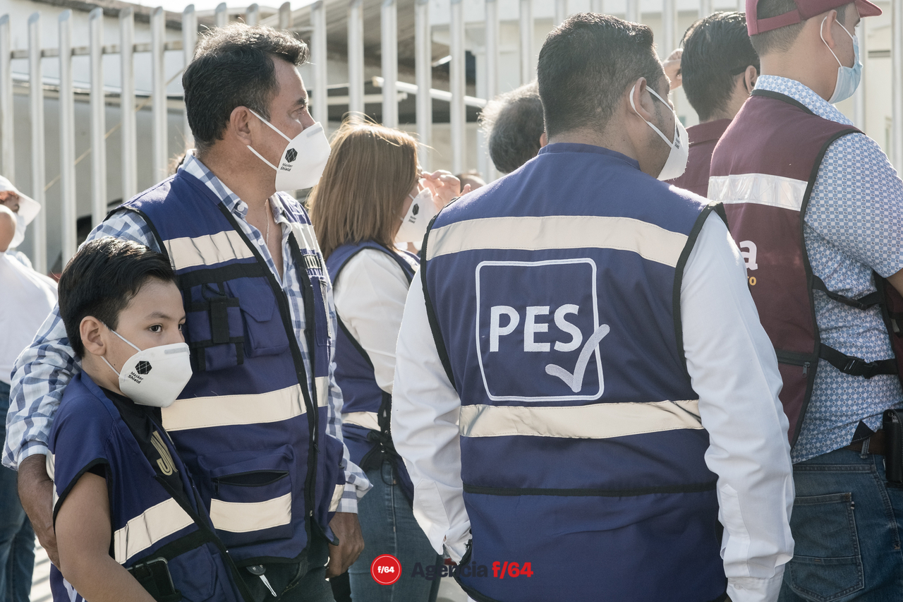 También simpatizantes del Partido Encuentro Solidario y Nueva Alianza se hicieron presentes.