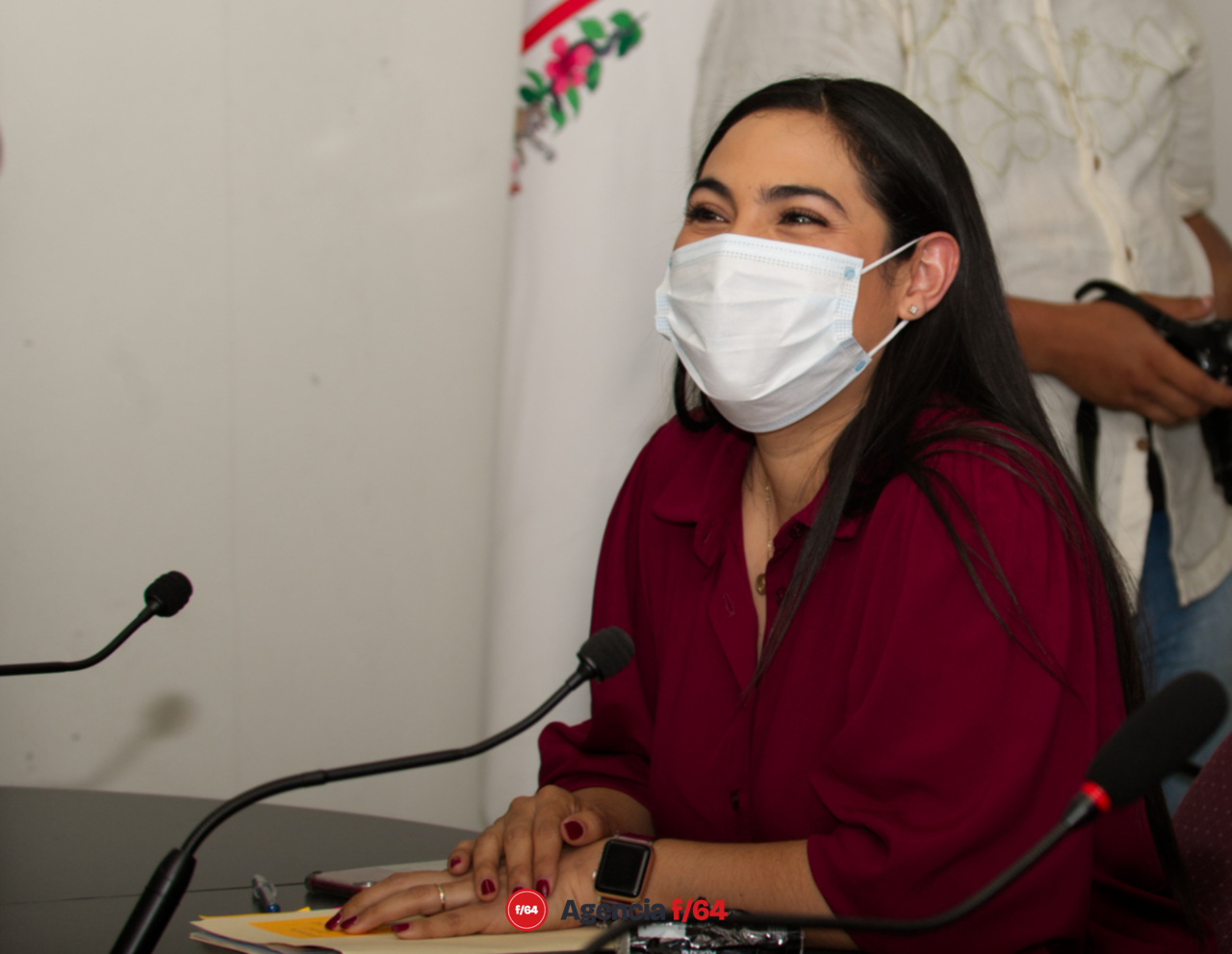 Indira Vizcaíno previo a la entrega de documentos.