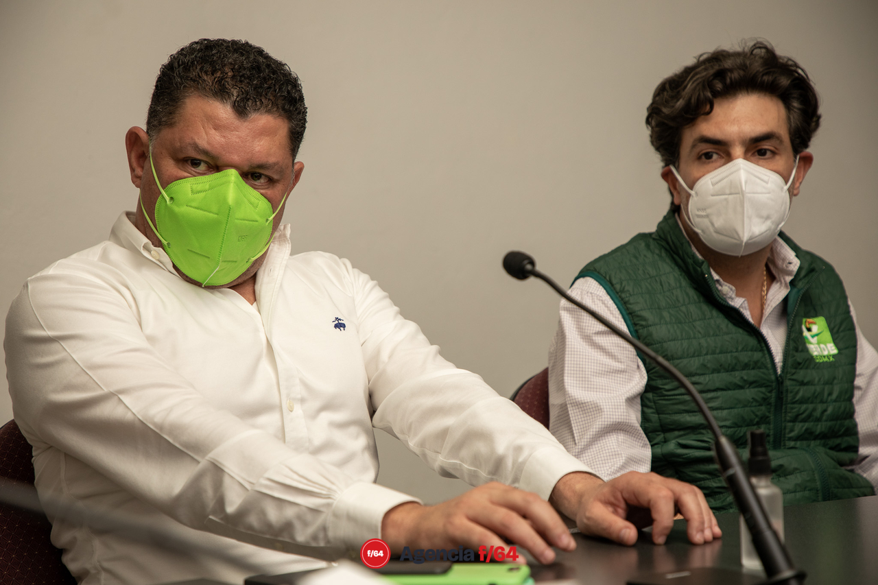 Virgilio Mendoza Amezcua, candidato a gubernatura del Estado de Colima acompañado de Jesús Sesma Suárez, Delegado Nacional del Partido Verde.