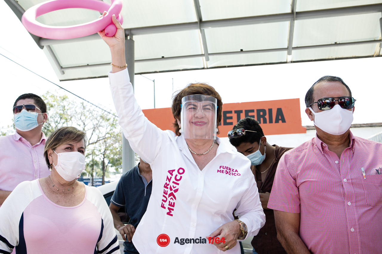 Simpatizantes que acudieron al registro de Yáñez Centeno.