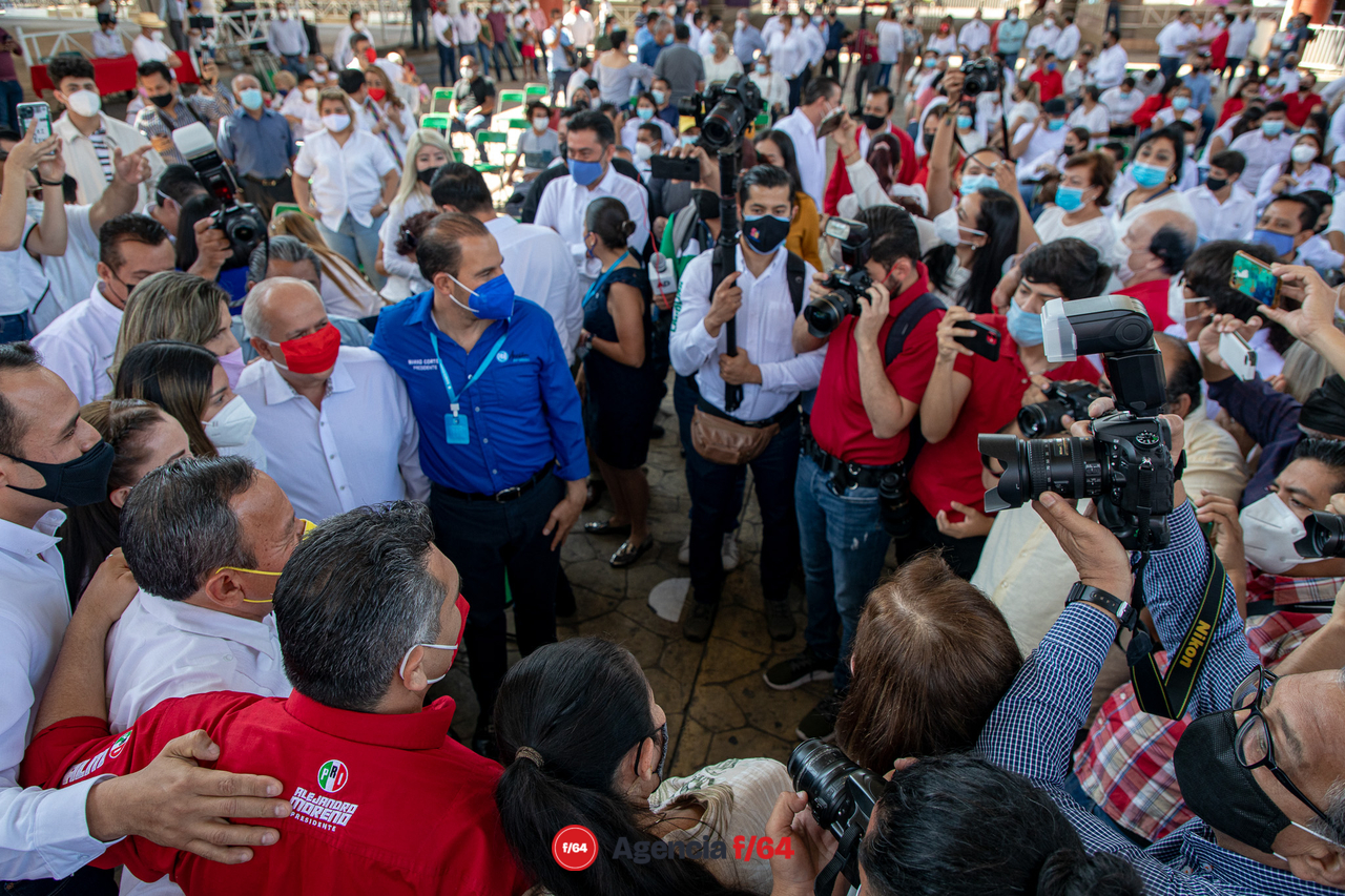 Toma de protesta de Mely Romero Celis, candidata a la gubernatura del Estado por la coalición "VA X COLIMA". 