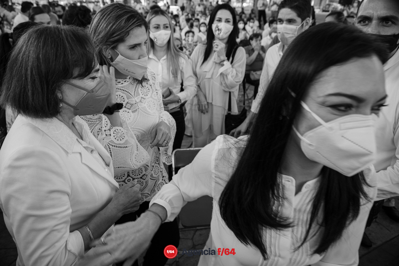 Toma de protesta de Mely Romero Celis, candidata a la gubernatura del Estado por la coalición "VA X COLIMA". 