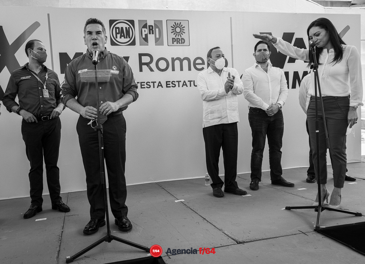 Toma de protesta de Mely Romero Celis, candidata a la gubernatura del Estado por la coalición "VA X COLIMA". 