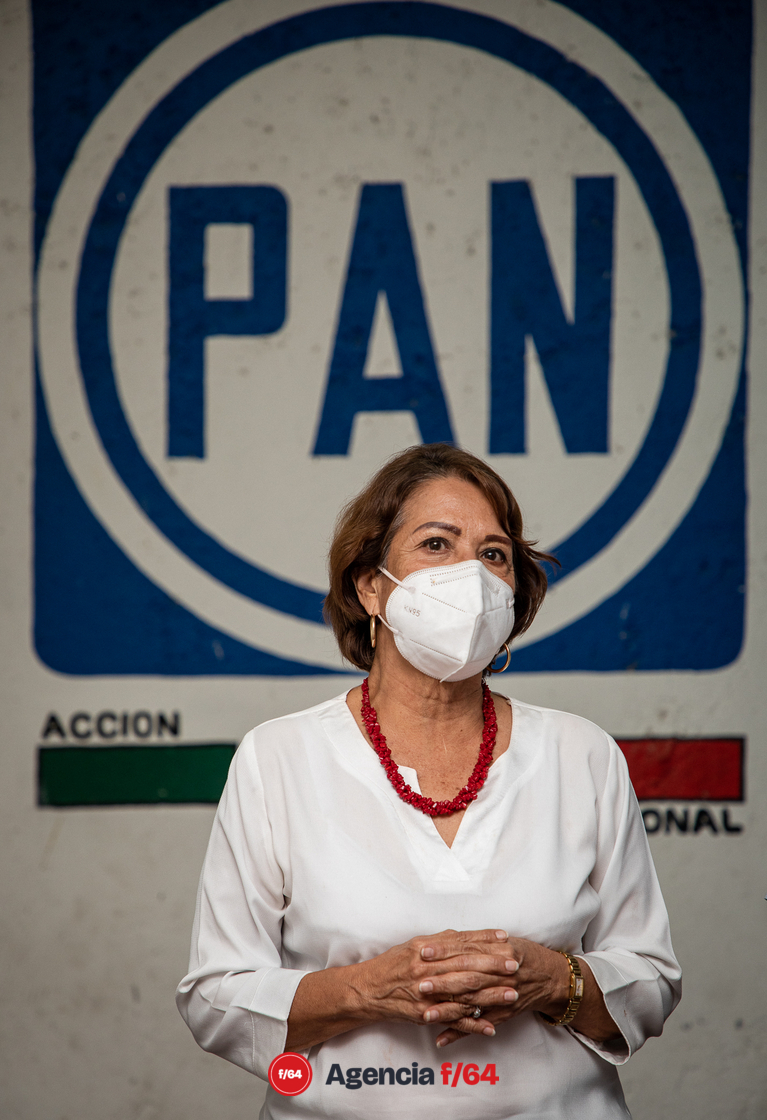 Martha Sosa se reunió está tarde con integrantes del Comité Directivo Municipal de Acción Nacional de Villa de Álvarez. Escuchó de los presentes dudas en cuanto a la coalición del PAN-PRI-PRD para la gobernatura de del Estado de Colima.