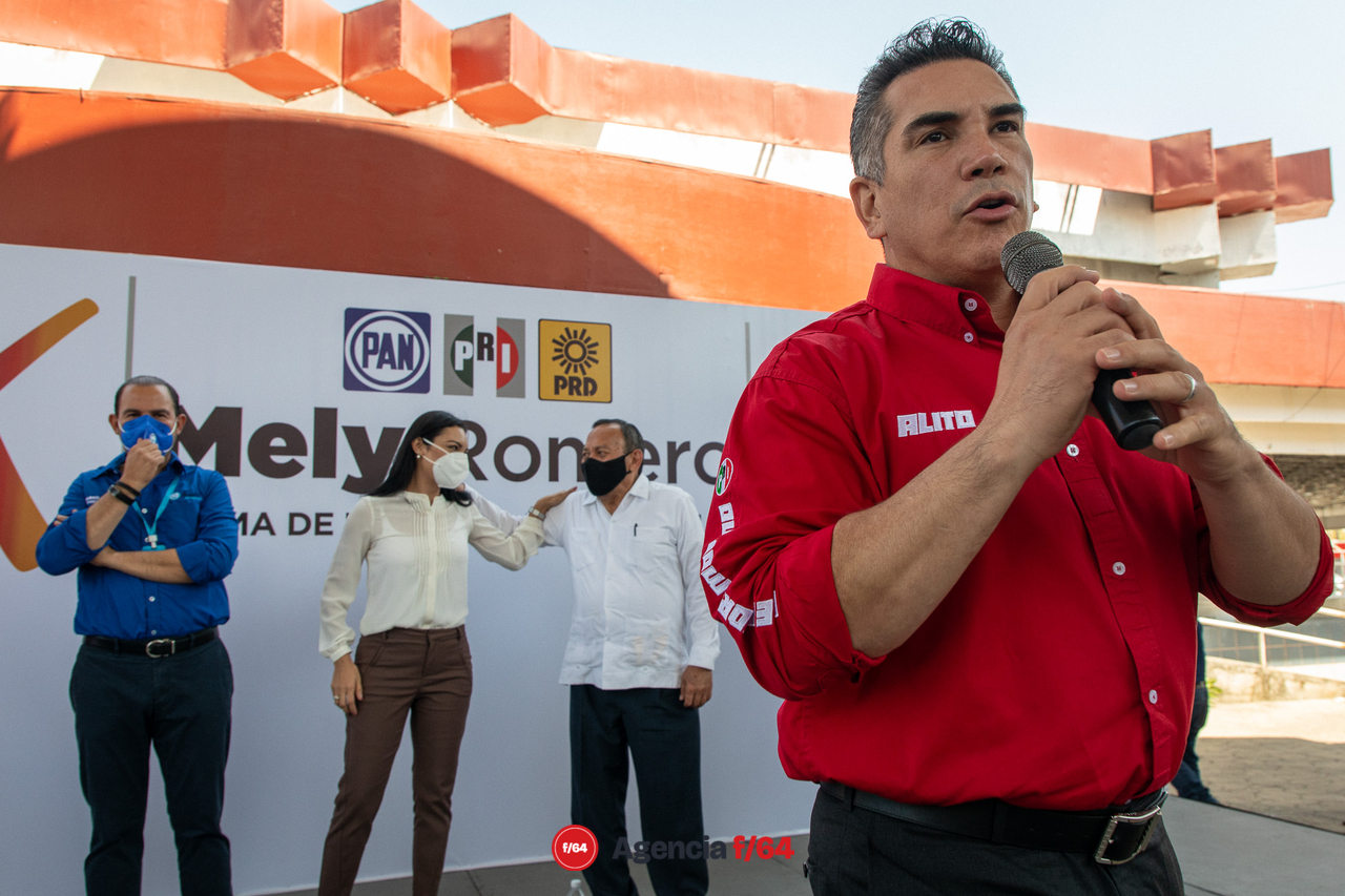 Toma de protesta de Mely Romero Celis, candidata a la gubernatura del Estado por la coalición "VA X COLIMA". 