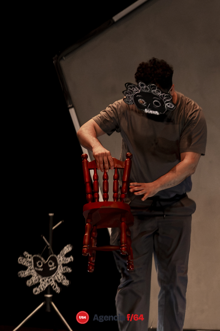 Las calcetas de mi padre.

Dir. Daniel Ortiz.

Compañía: Me dijo, le dijo, le dije y Topati Producciones.