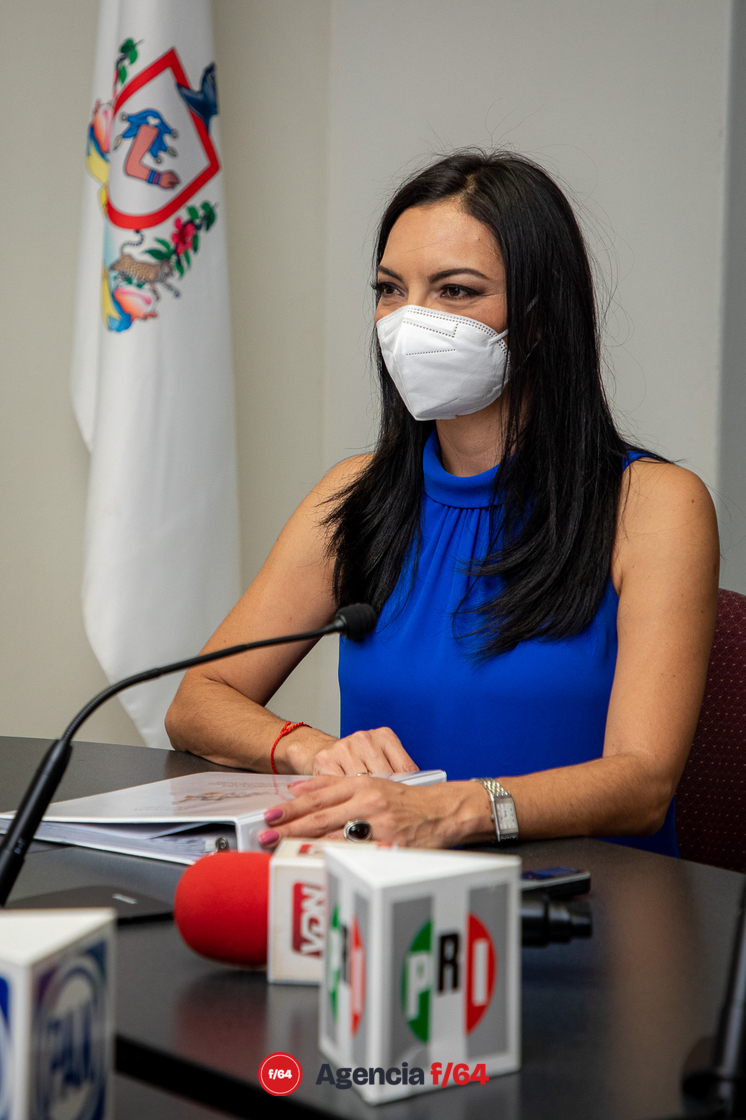 Mely Romero se registra en el IEE como candidata a la coalición "Va por Colima".