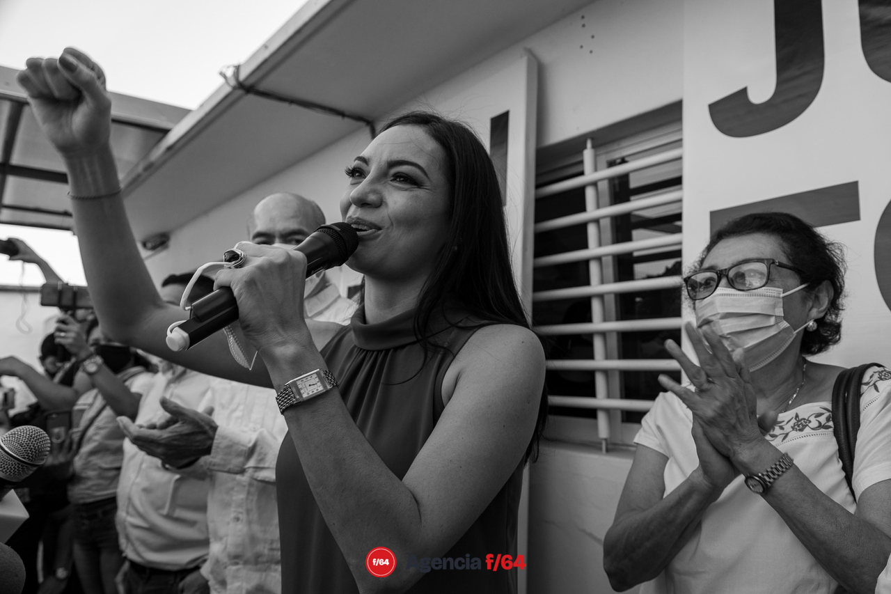 Mely Romero dirige mensaje de Unidad a los simpatizantes presentes.