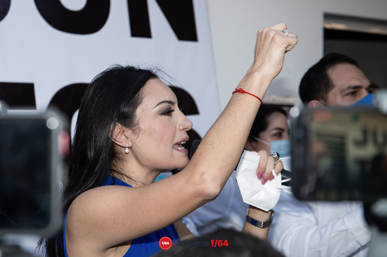 Mely Romero dirige mensaje de Unidad a los simpatizantes presentes.