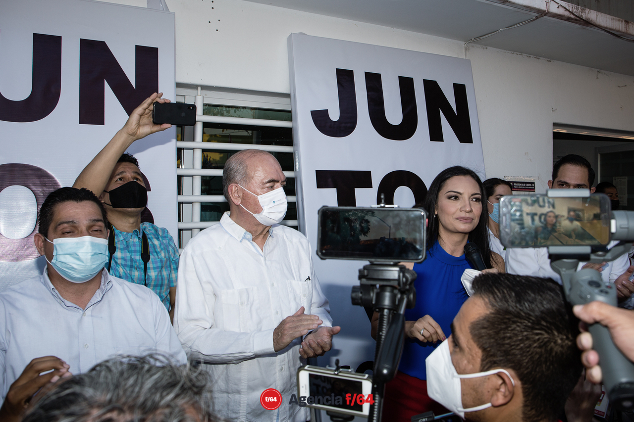 Mely Romero dirige mensaje de Unidad a los simpatizantes presentes.