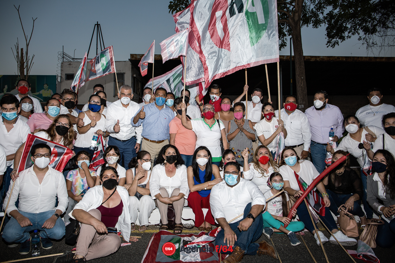 Simpatizantes de Mely Romero.