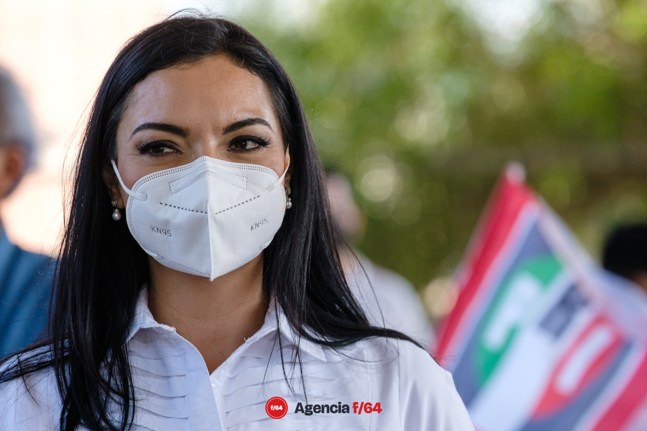 Mely Romero arranca campaña visitando colonias populares