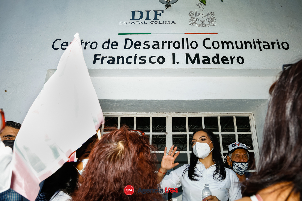 Mely Romero Celis, candidata de la coalición Va por Colima, pudo constatar el abandono en que se encuentra este espacio de convivencia de los vecinos de la Lázaro Cárdenas.