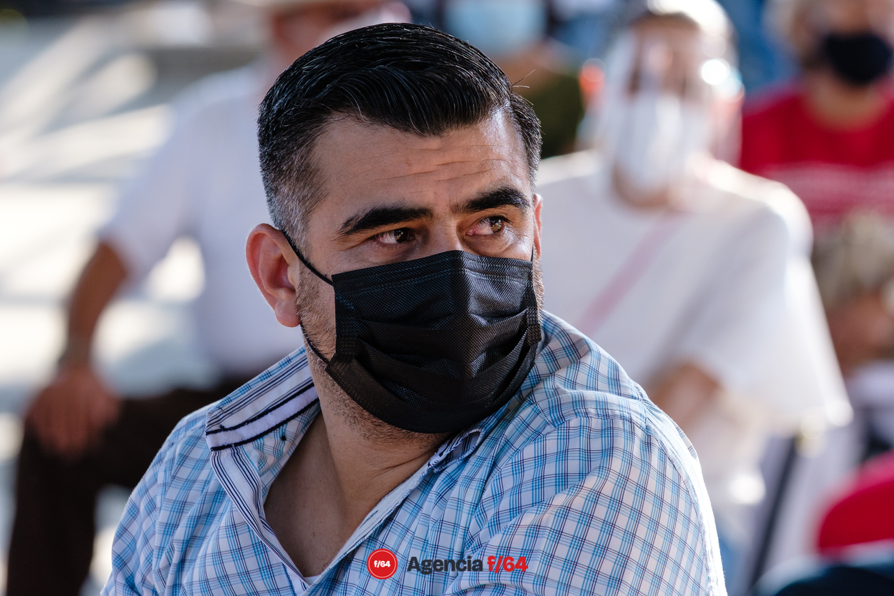 Riult Rivera de Acción Nacional acompañando a Mely Romero Celis.