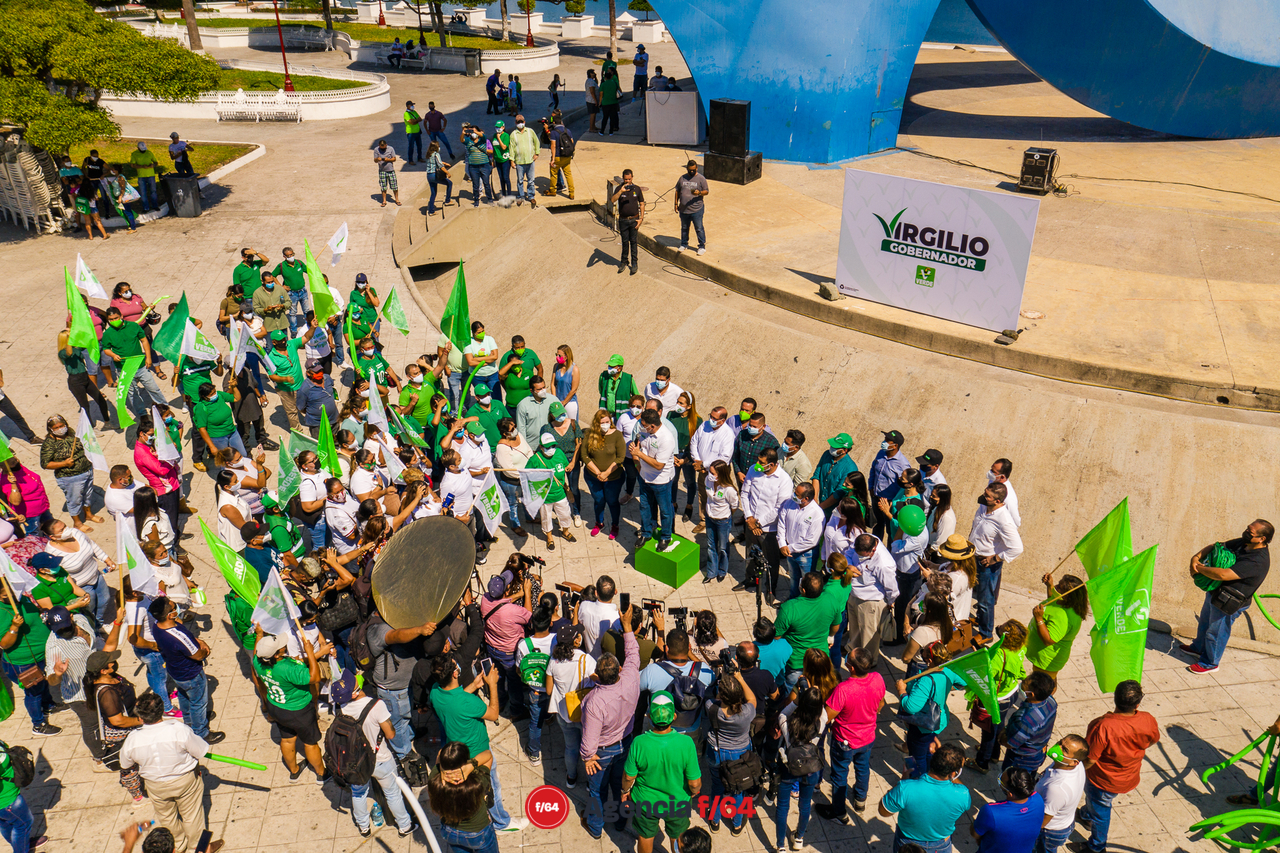 Virgilio Mendoza inaugura campaña en Manzanillo