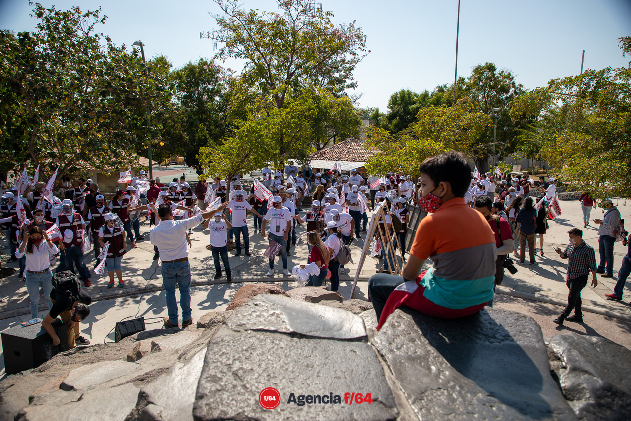 Simpatizantes en la Piedra Lisa, Colima.