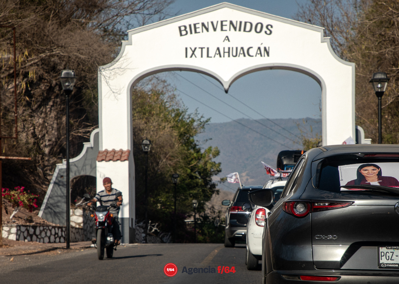 La caravana "La llama de la esperanza" hizo su primera escala en Ixtlahucán, cabecera municipal.
