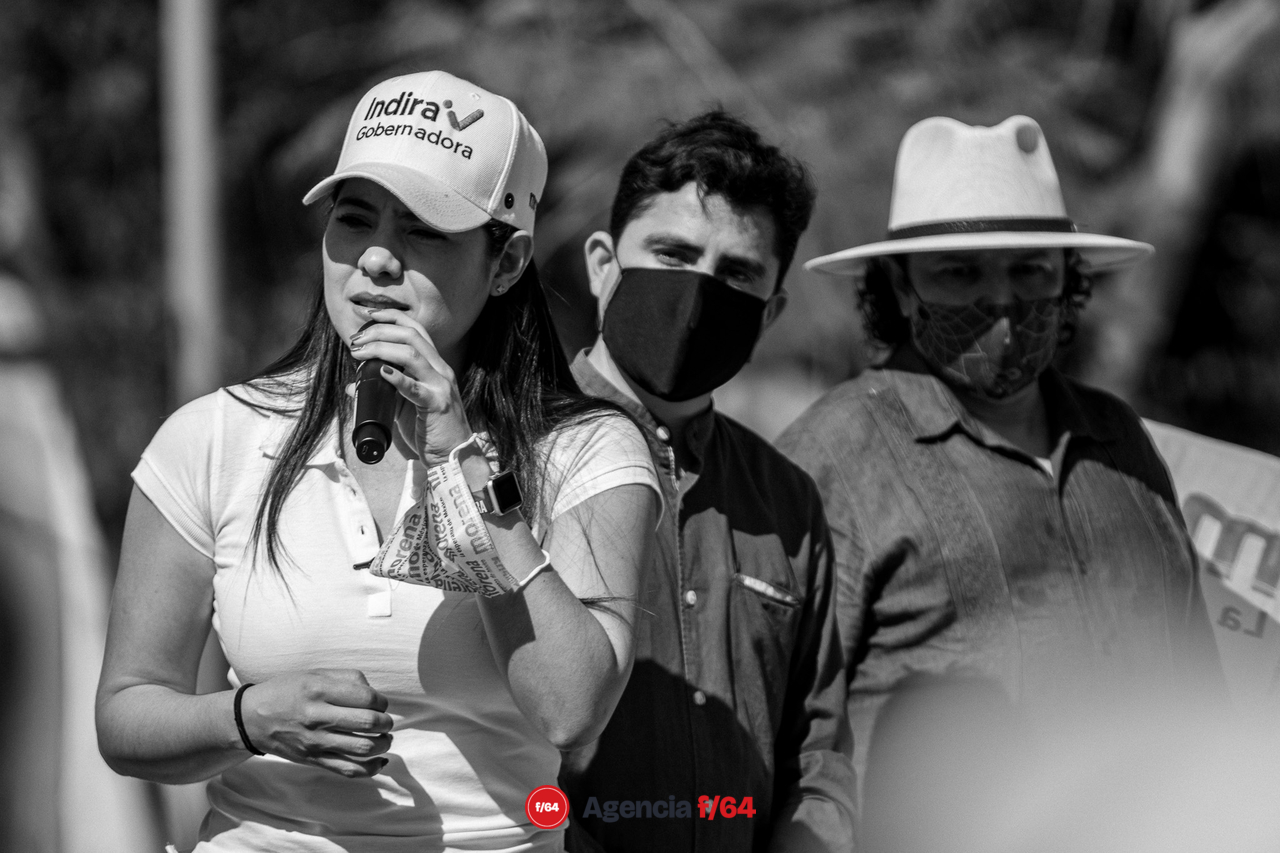 La candidata por MORENA, Indira Vizcaíno Silva, el Diputado Local Vladimir Parra e Hirepan Maya Martínez Delegado del Comité Ejecutivo Nacional del Partid.