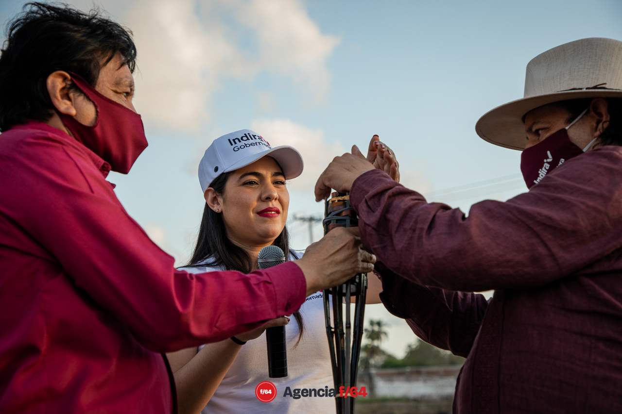 Encendiendo la "Llama de la Esperanza" en el municipio de Tecoman, Colima. 