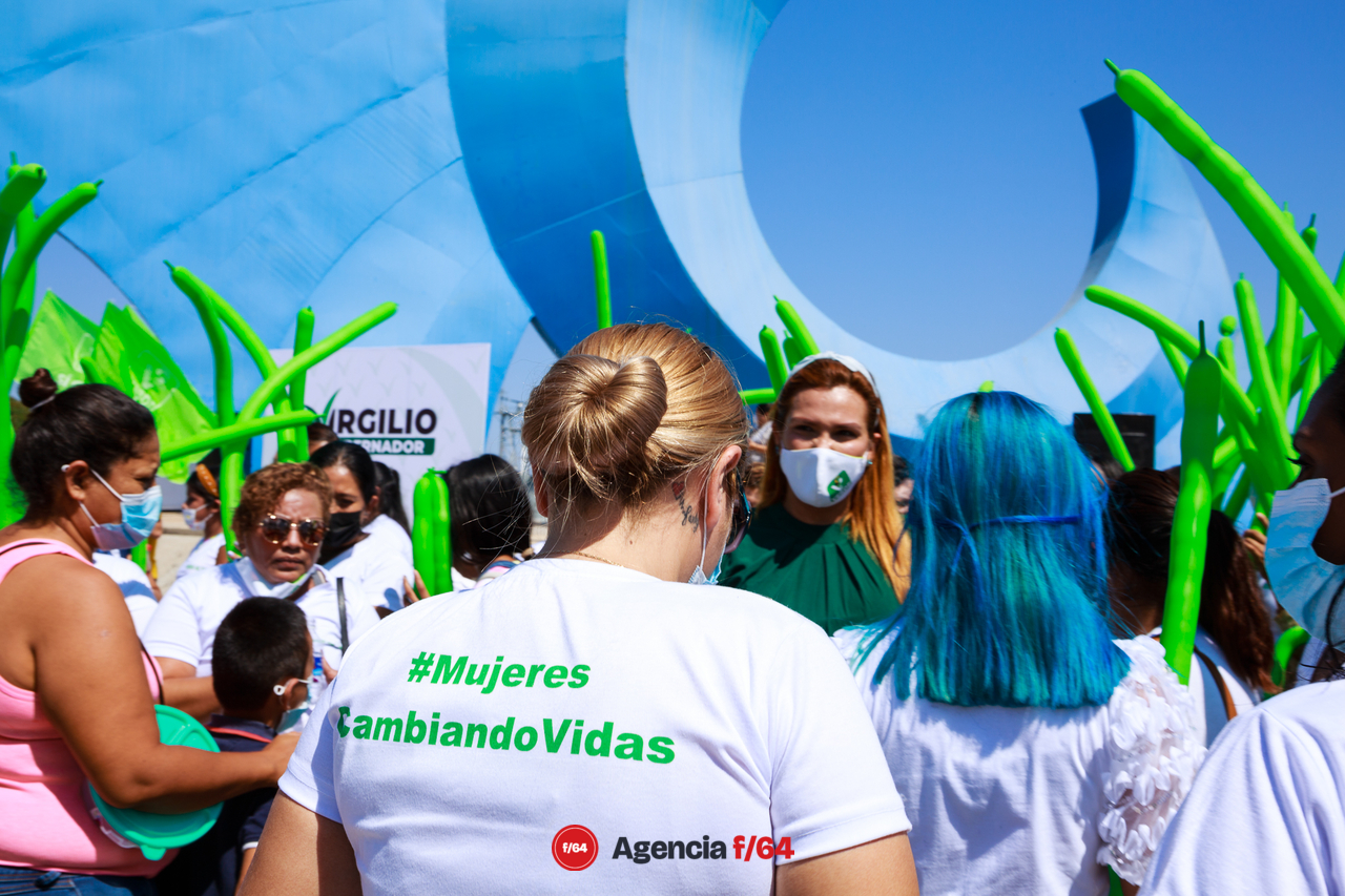 "Mujeres cambiando vidas"