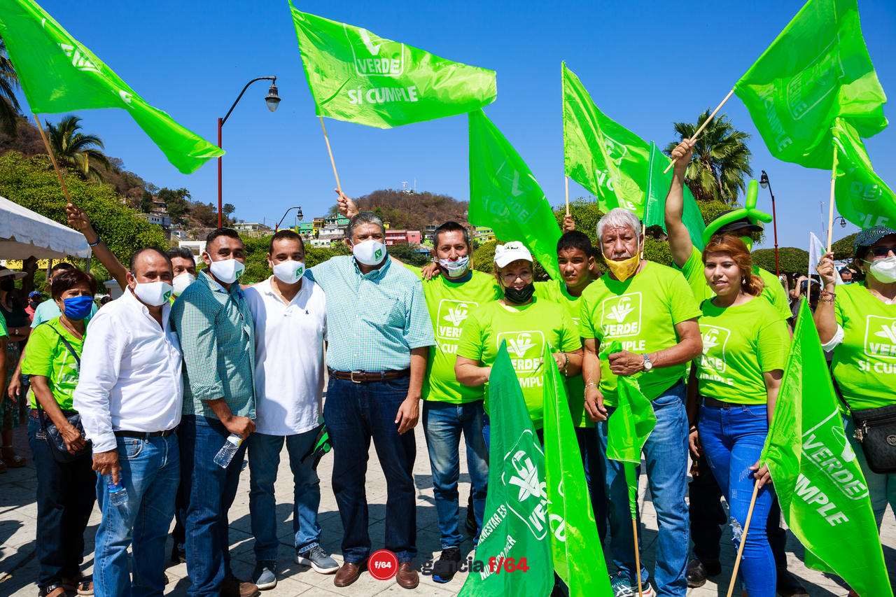 Nabor Ochoa y simpatizantes del Verde.