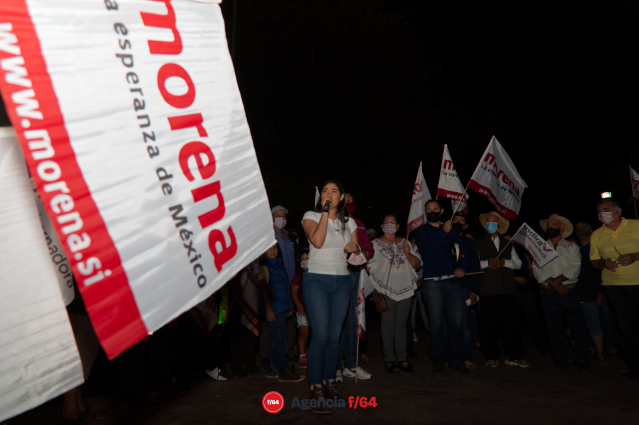 Durante el evento con simpatizantes en el municipio de Minatitlán.