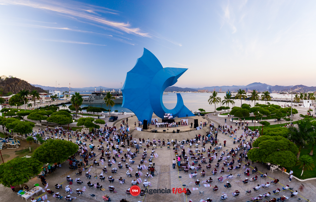 Indira Vizcaíno inaugura su campaña a la gubernatura en Manzanillo.