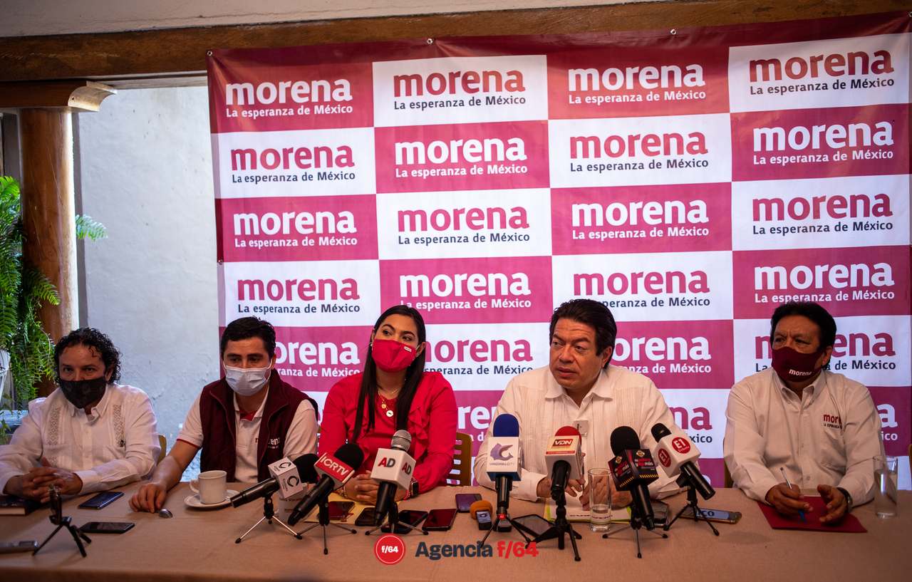 De izquierda a derecha: Hirepam Maya, Vladimir Parra, Indira Vizcaíno, Mario Delgado y Sergio Jiménez Bojado.