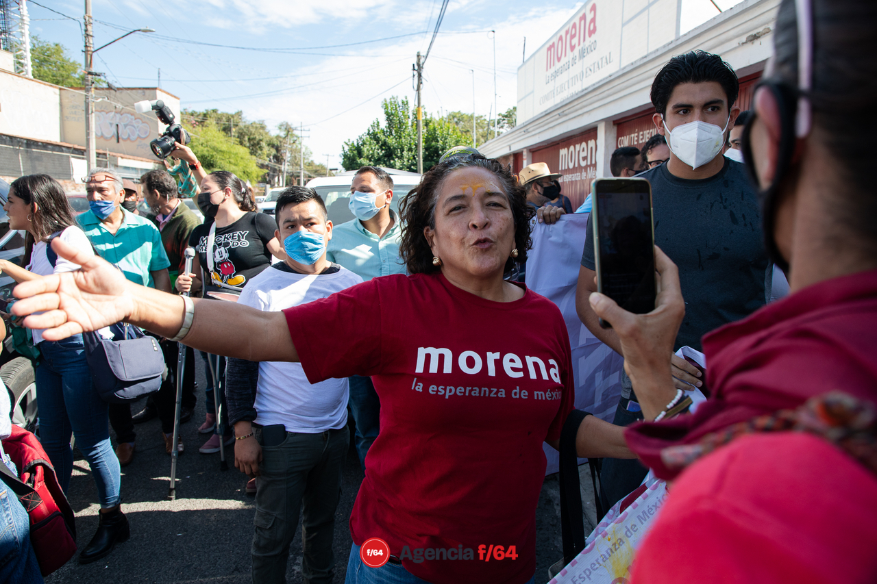Confrontación en las afueras del Comité Estatal de MORENA. 