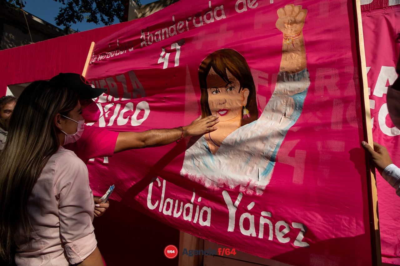 Claudia Yáñez inicia su campaña en Colima.