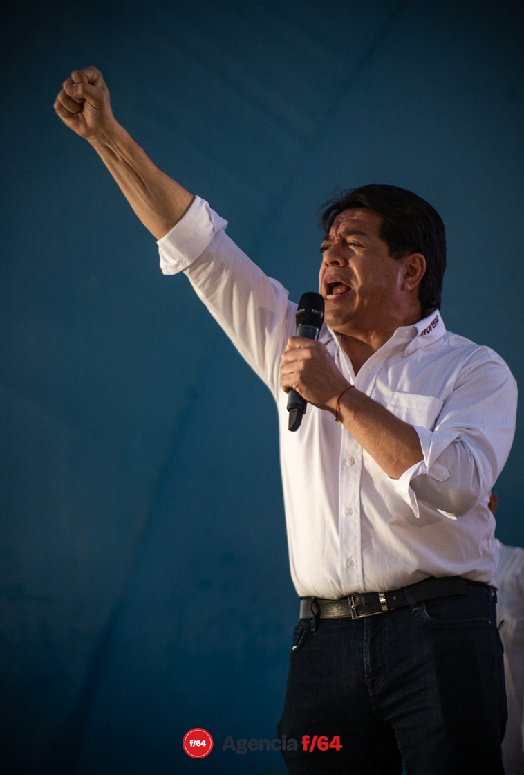Felipe Delgado, Dirigente Nacional del Partido MORENA, manifestando su apoyo y acompañamiento a la campaña de Indira Vizcaíno Silva. 