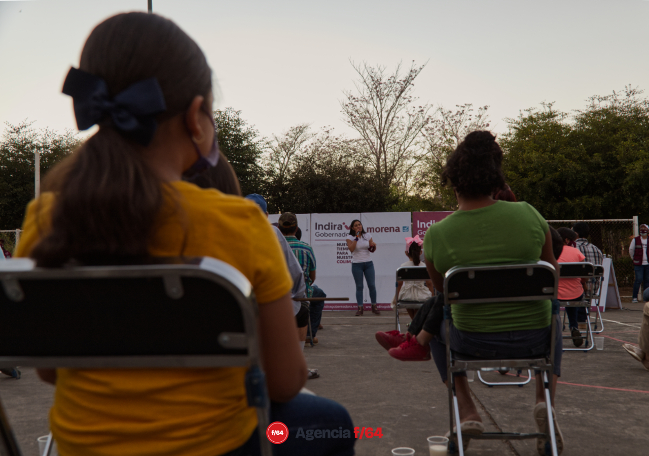 Encuentro con habitantes de El Astillero de Abajo.