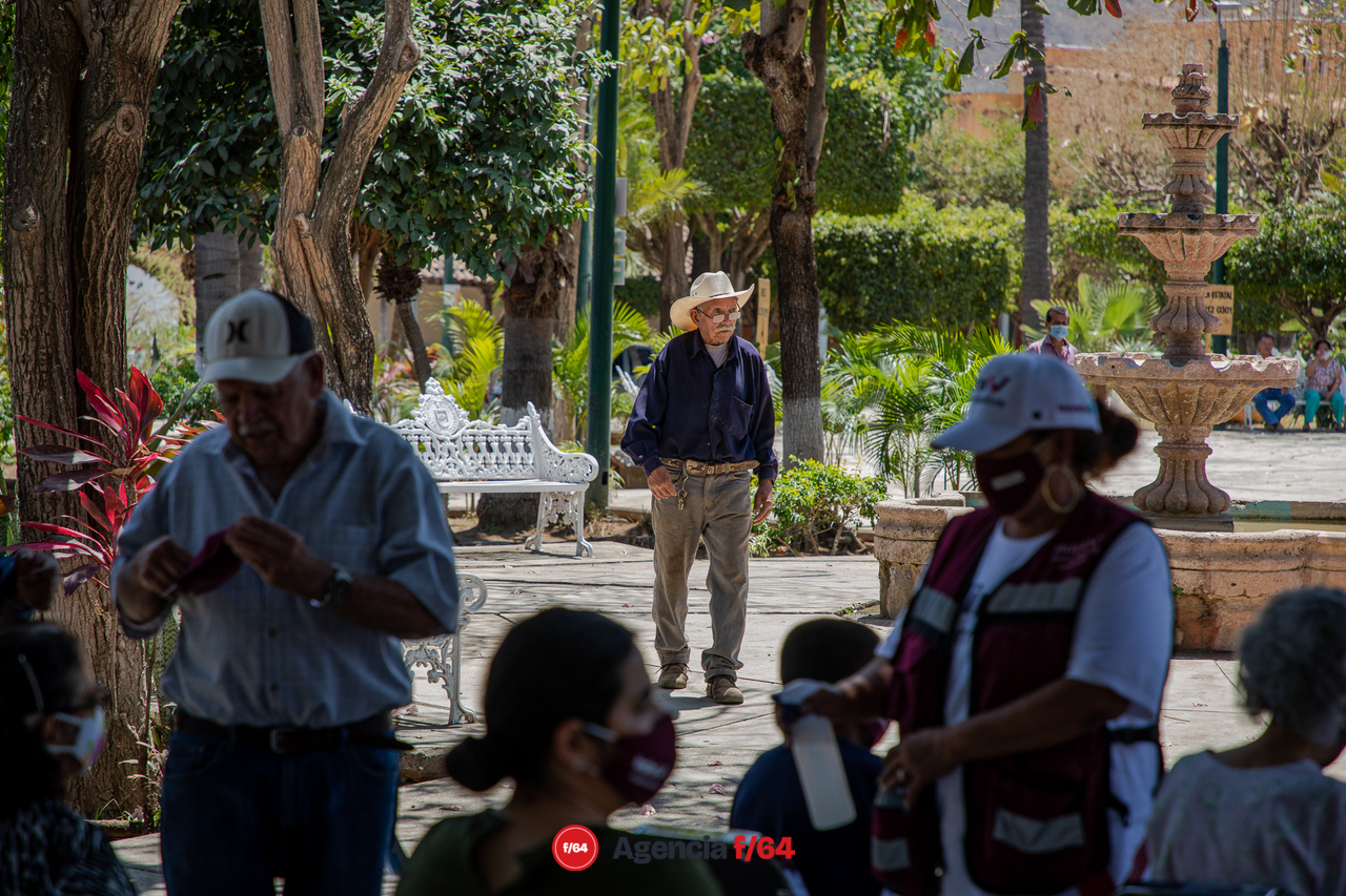 Vecinos de Tepames.