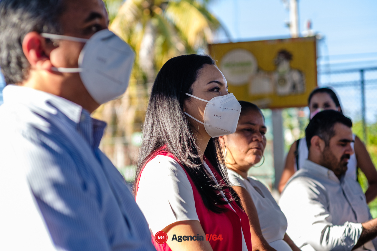 Encuentro con vecinos de Las Amarillas en la capital de estado. Los vecinos pidieron ayuda en términos de seguridad pública y servicios públicos.