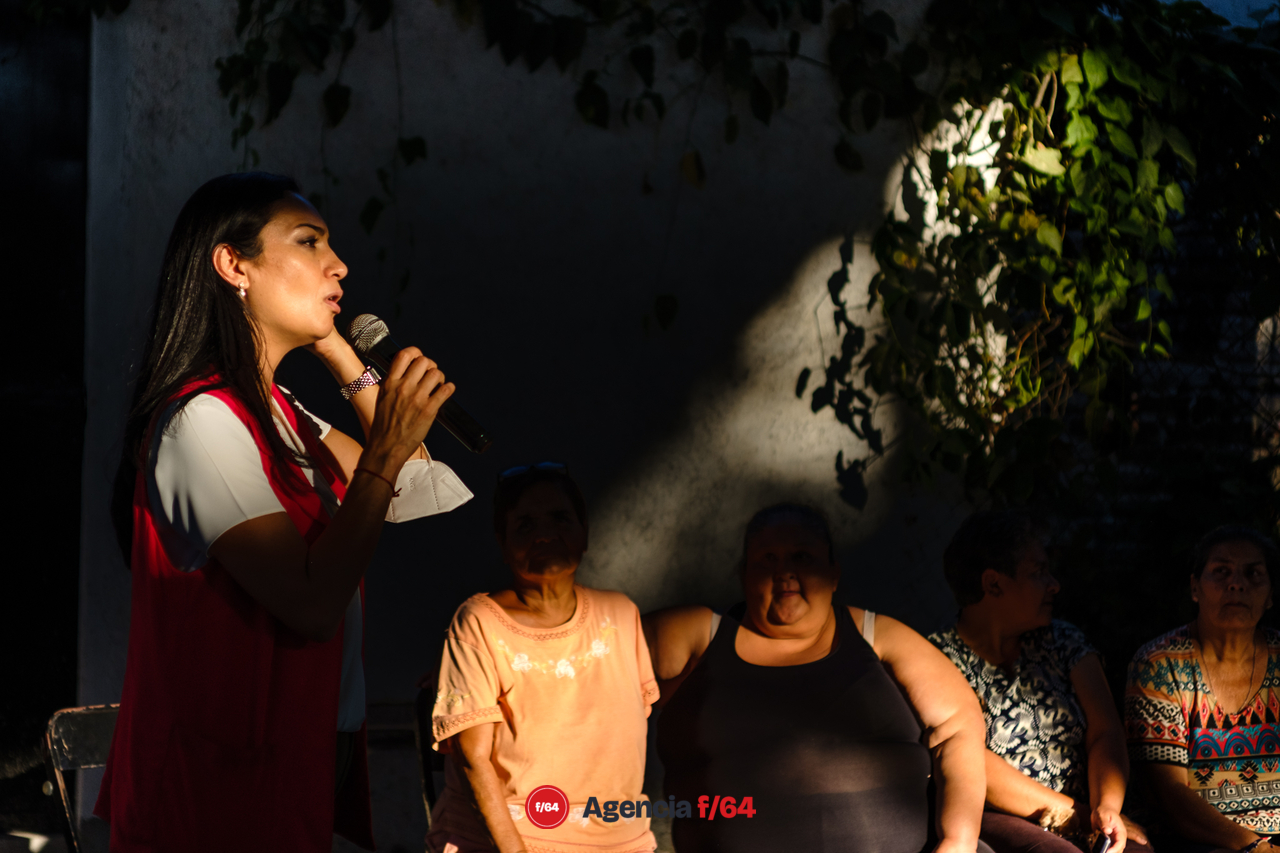 Mely Romero visita "Las Amarillas" en Colima capital