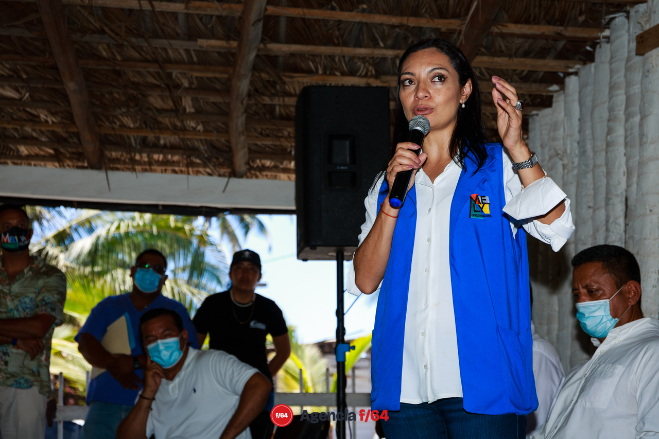 La candidata a la gubernatura de "Va por Colima", Mely Romero, se reunió con pobladores de Boca de Pascuales Tecomán.