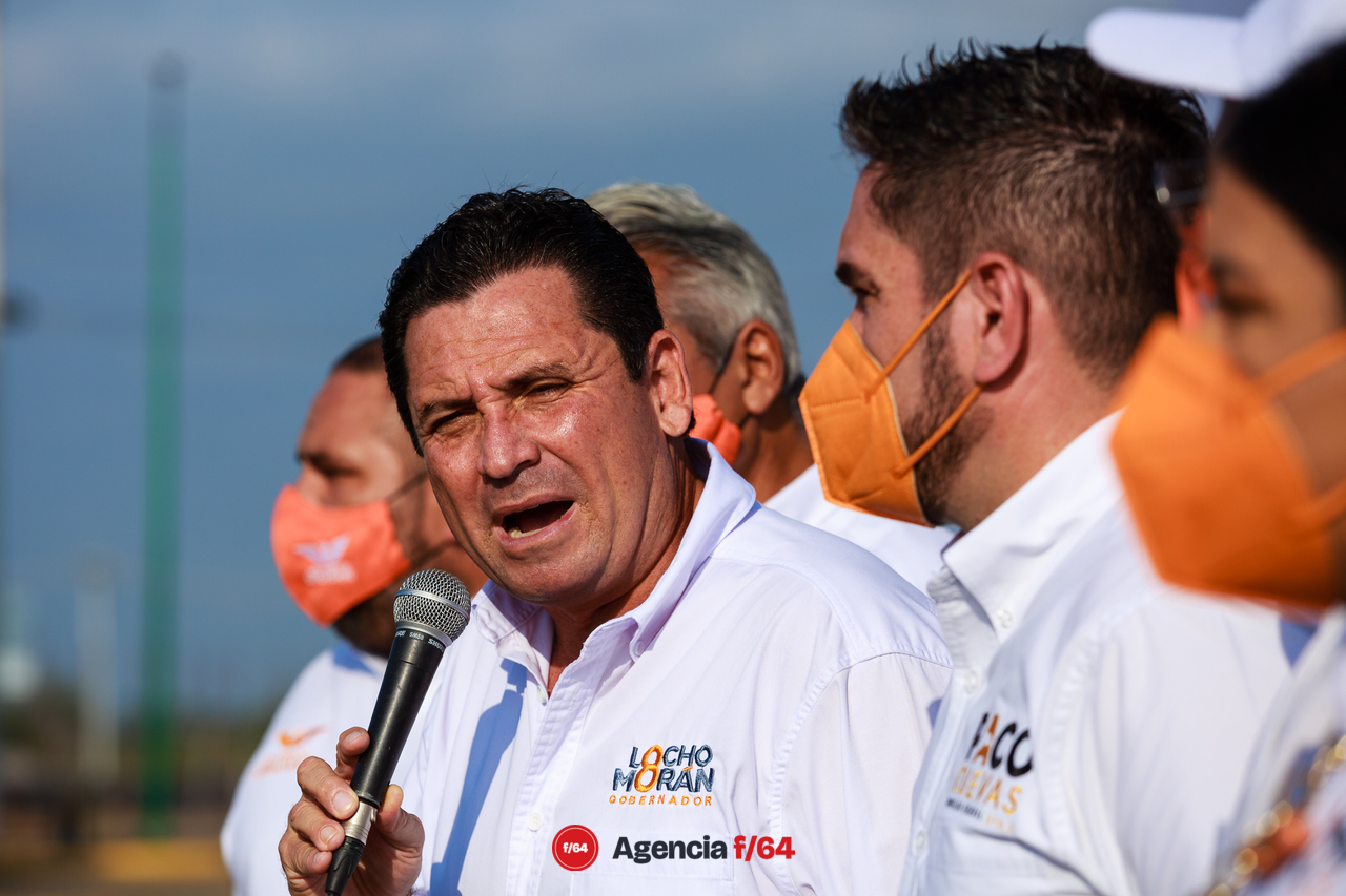 Leoncio Morán "Locho", candidato por Movimiento Ciudadano a la gubernatura del Estado de Colima en mitin y caravana por Tecomán.