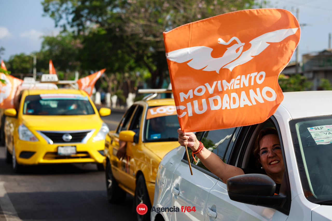 Leoncio Morán "Locho", candidato por Movimiento Ciudadano a la gubernatura del Estado de Colima en mitin y caravana por Tecomán.