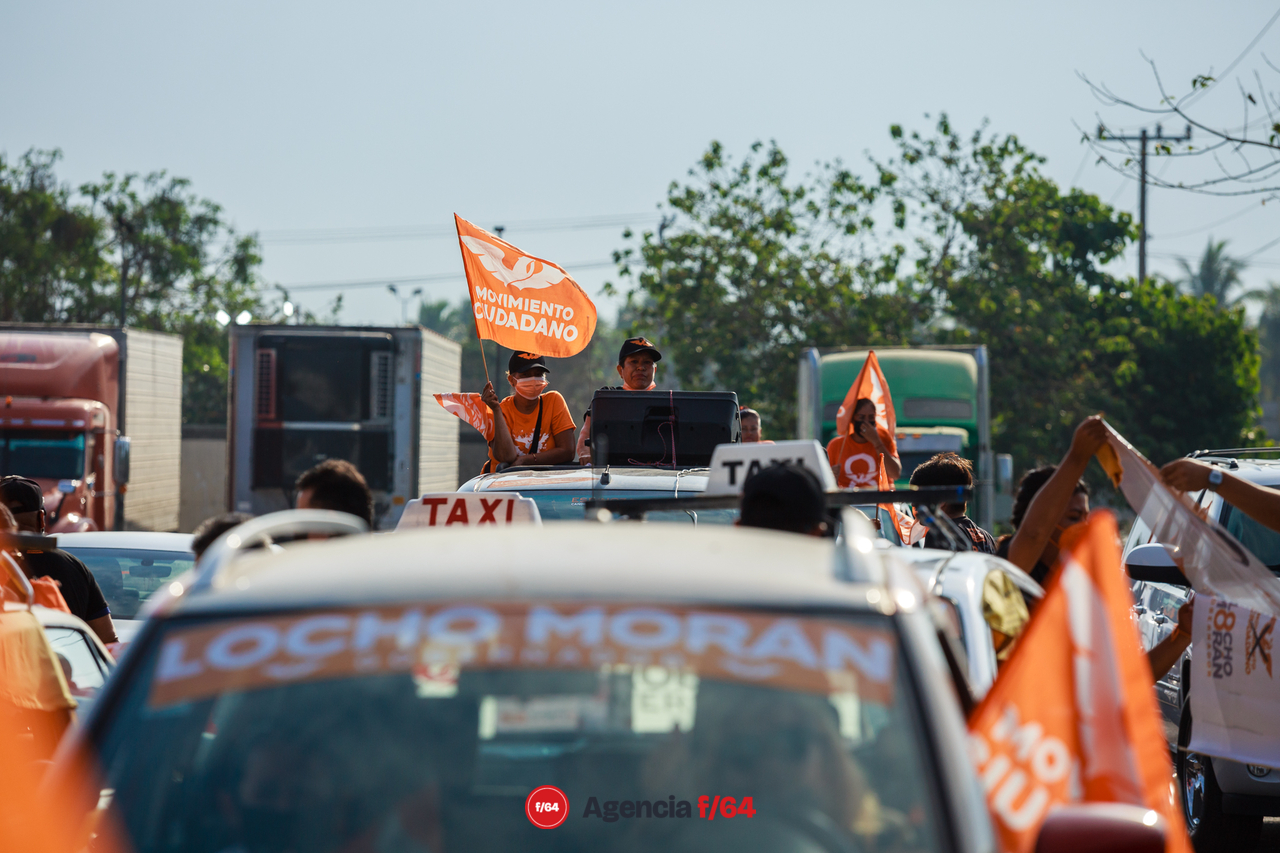 Leoncio Morán "Locho", candidato por Movimiento Ciudadano a la gubernatura del Estado de Colima en mitin y caravana por Tecomán.